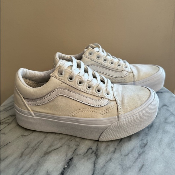 Vans Women’s Old Skool Stackform Size 5 Skate Shoe Marshmallow Cream Off White - Picture 1 of 12